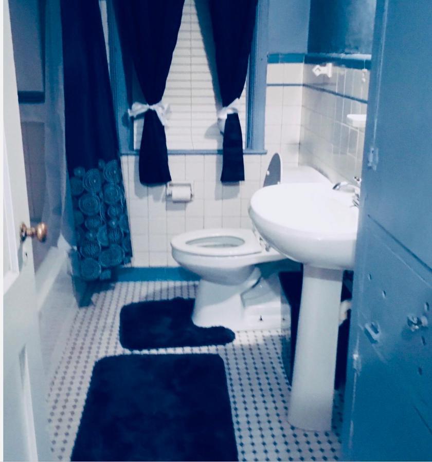 Best Deal In Town! Entire 1 Bedroom Apartment 59 Montgomery Exterior photo